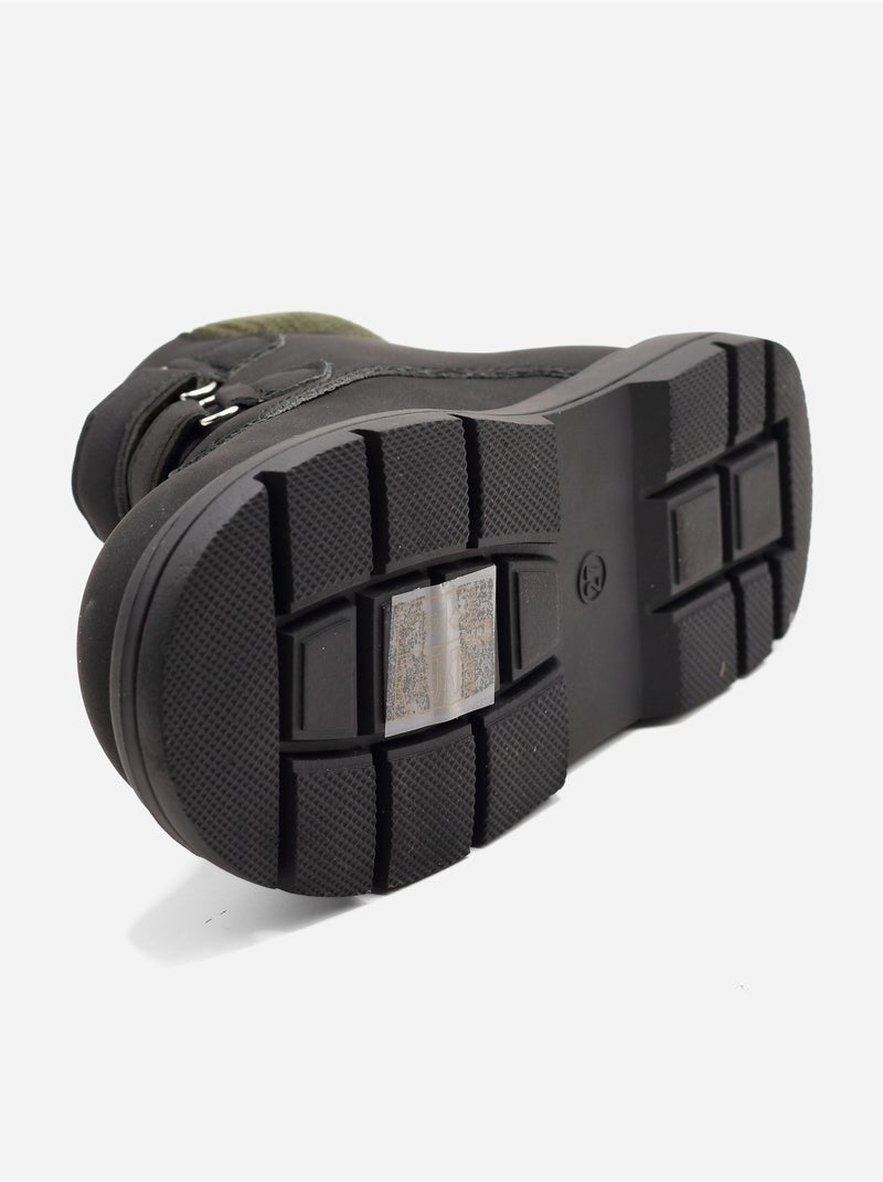 Botas com velcro Preto - Kiabi