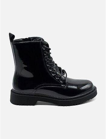 Botas de cano curto com atacadores