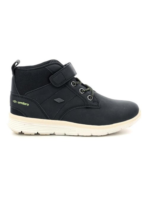 Botas de Menino Umbro Nelda Pretas com Velcro - Kiabi Botas de Menino Umbro Nelda Pretas com Velcro - Kiabi