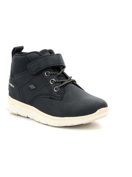 Botas de Menino Umbro Nelda Pretas com Velcro - Kiabi Botas de Menino Umbro Nelda Pretas com Velcro - Kiabi