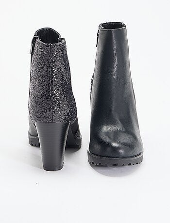 Botas de salto alto com lantejoulas