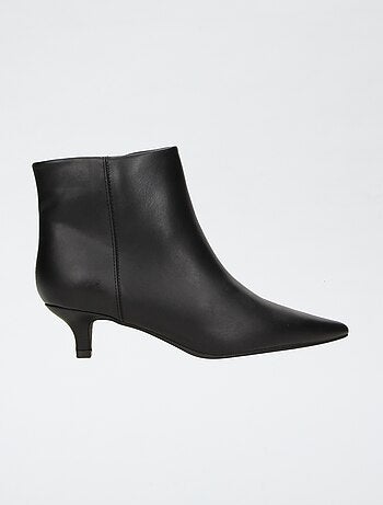 Botas de salto em imitação de pele