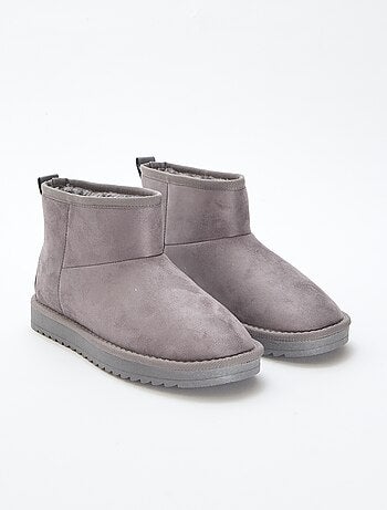 Botas em camurça