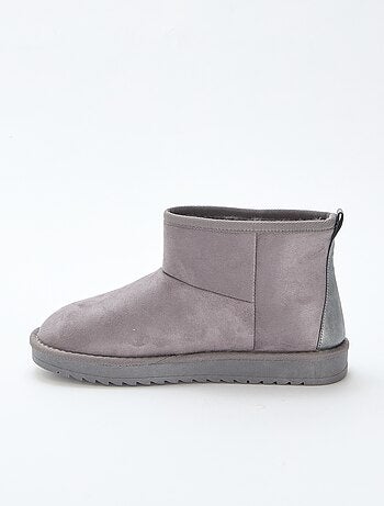 Botas em camurça