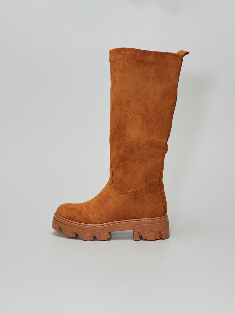 Botas em camurça sintética com solas grossas Camel - Kiabi