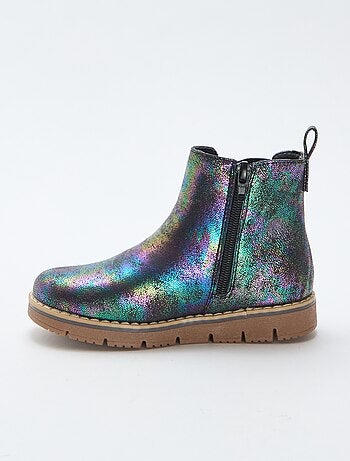 Botas em imitação de couro iridescente e com glitter