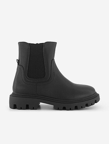 Botas em imitação de pele com sola tratorada