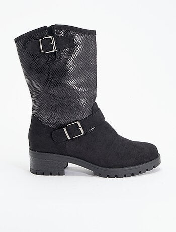Botas em imitação de pele e camurça