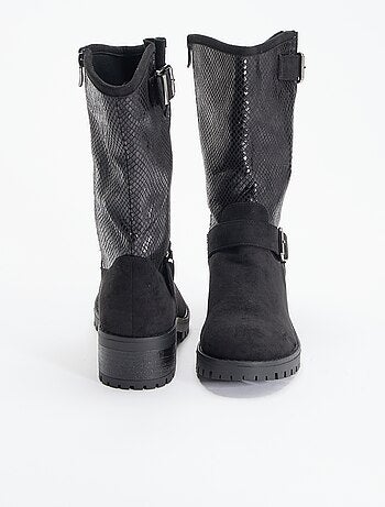 Botas em imitação de pele e camurça