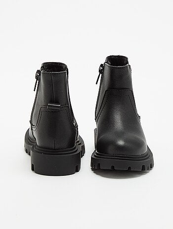 Botas em imitação de pele