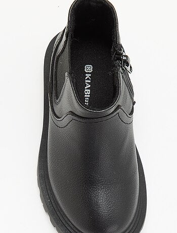 Botas em imitação de pele