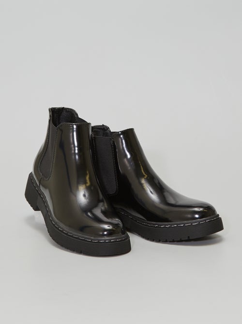 Botas em verniz tipo 'Chelsea' - Kiabi
