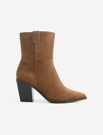 Botas estilo cowboy com salto