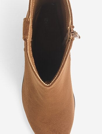 Botas estilo cowboy com salto