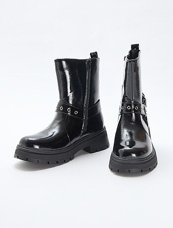 Botas estilo motociclista em verniz liso