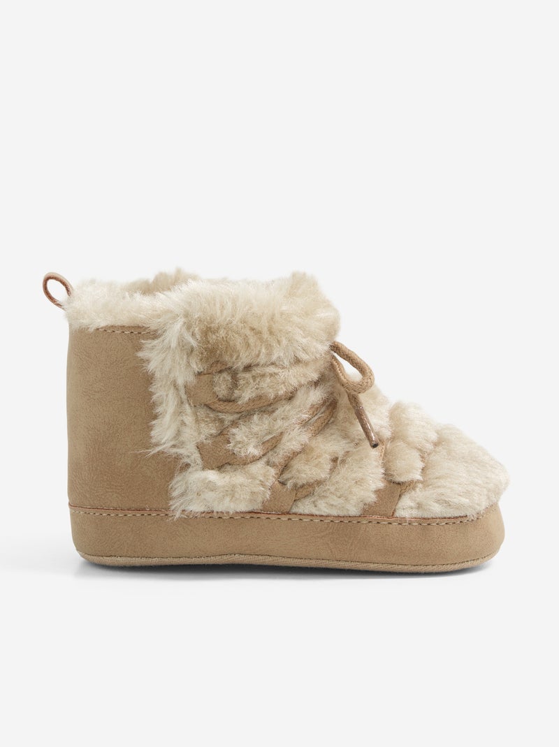 Botas forradas com atacadores Castanho - Kiabi