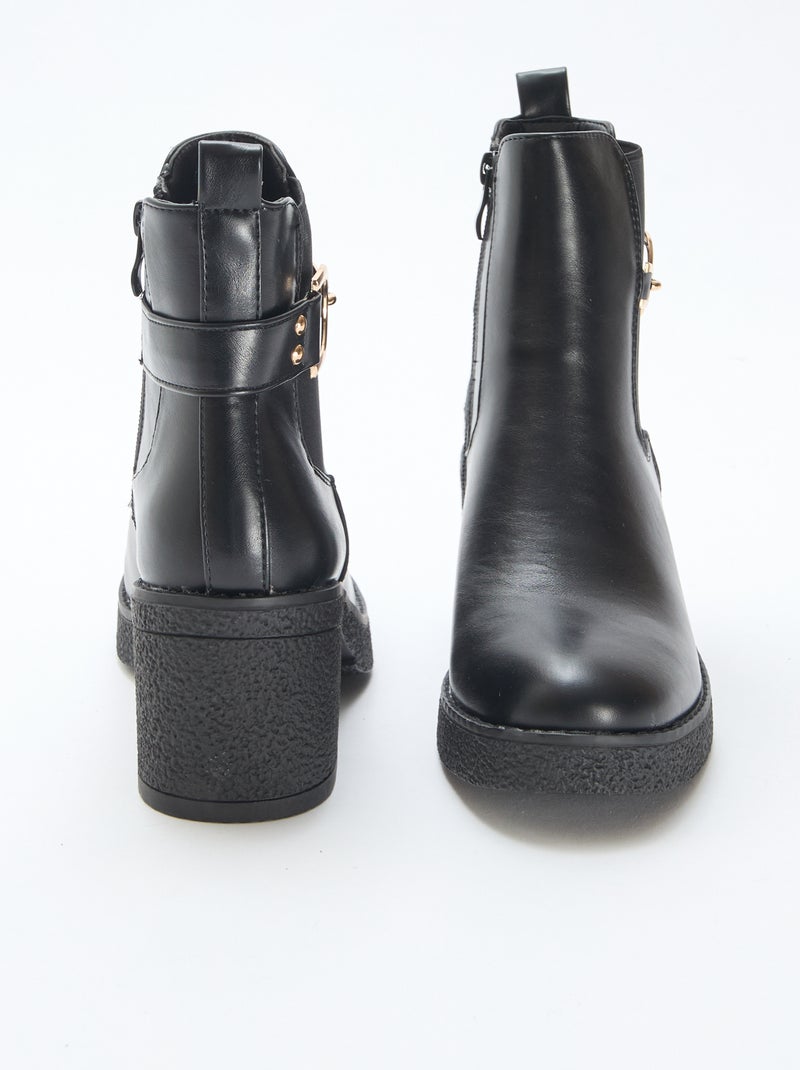 Botas modelo Chelsea com tiras de fivela douradas Preto - Kiabi