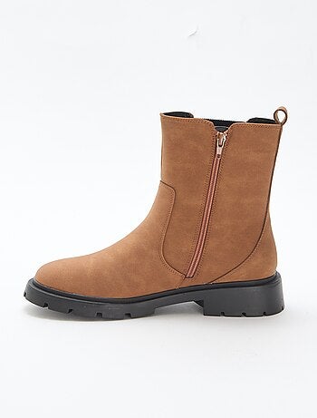 Botas modelo Chelsea em pele sintética com foles elásticos