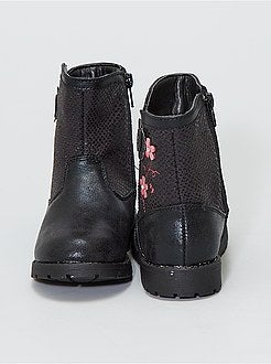 Botas texturadas com efeito 'pele de cobra' - Kiabi