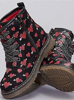 Botas tipo rangers com estampado 'corações' - Kiabi