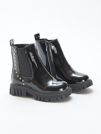 Botins Chelsea em verniz
