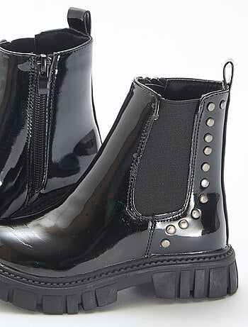 Botins Chelsea em verniz