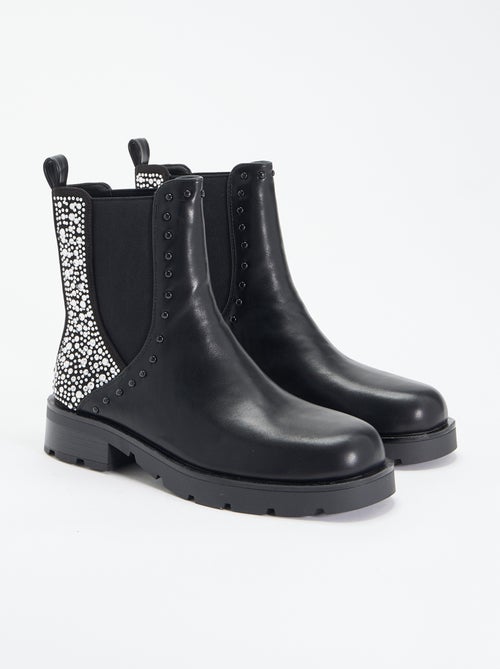 Botins com detalhe cravejado e strass - Kiabi Botins com detalhe cravejado e strass - Kiabi