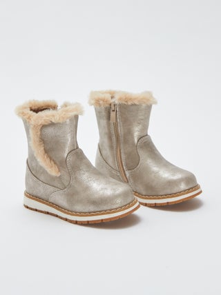 Botins com fecho forrados