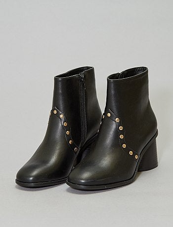 Botins com saltos com pormenor de 'tachas' - Kiabi