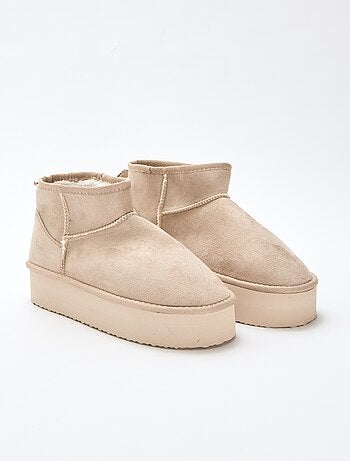 Botins curtos em camurça