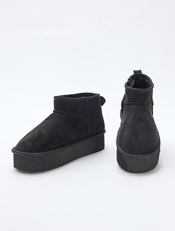 Botins curtos em camurça