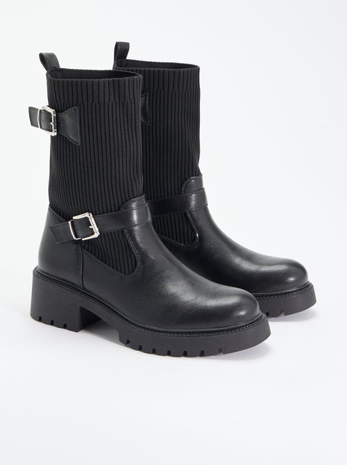 Botins efeito meia em imitação de pele com fivela - Kiabi Botins efeito meia em imitação de pele com fivela - Kiabi