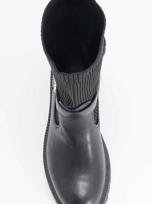 Botins efeito meia em imitação de pele com fivela - Kiabi Botins efeito meia em imitação de pele com fivela - Kiabi