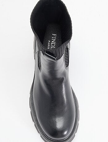Botins em imitação de pele