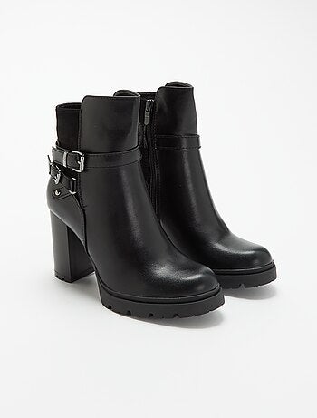 Botins em sintético de salto alto