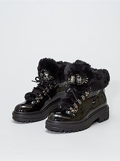 Botins forrados e com verniz 'forro e joia' - Kiabi