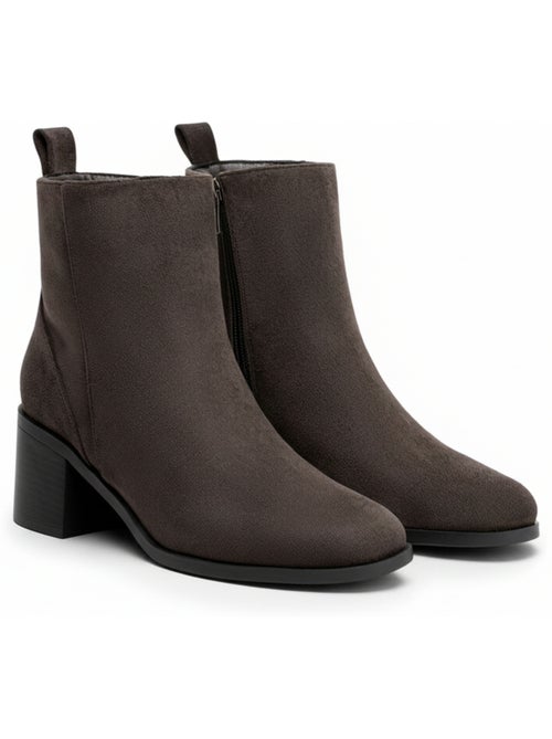 Botins mulher camurça fecho de correr salto bloco 5 cm biqueirão redondo - Kiabi Botins mulher camurça fecho de correr salto bloco 5 cm biqueirão redondo - Kiabi
