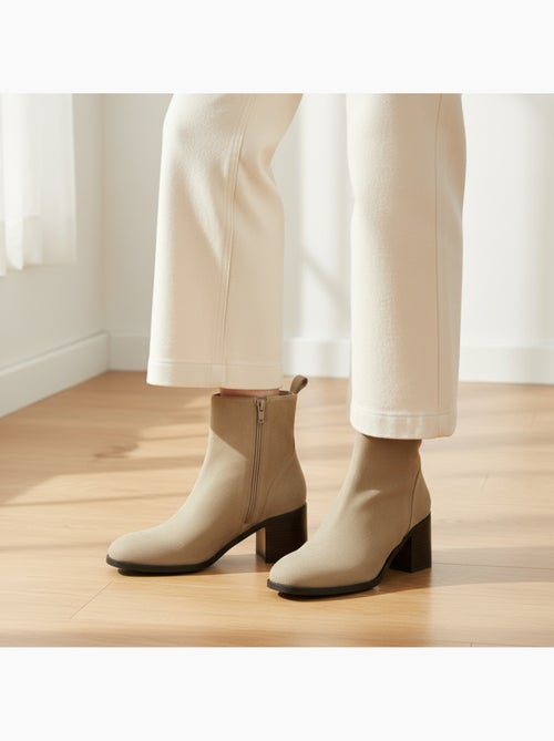 Botins mulher camurça fecho de correr salto bloco 5 cm biqueirão redondo - Kiabi Botins mulher camurça fecho de correr salto bloco 5 cm biqueirão redondo - Kiabi