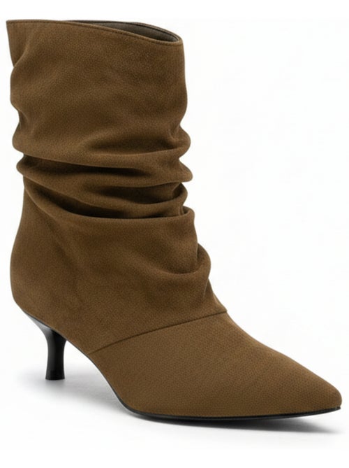 Botins mulher camurça pregueada salto fino 4 cm bico apontado ozabi - Kiabi Botins mulher camurça pregueada salto fino 4 cm bico apontado ozabi - Kiabi