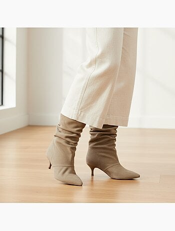 Botins mulher camurça pregueada salto fino 4 cm bico apontado ozabi