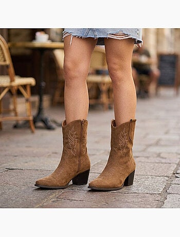 Botins santiag mulher camurça salto bloco 6 cm a meio da perna ponta afilada ozabi