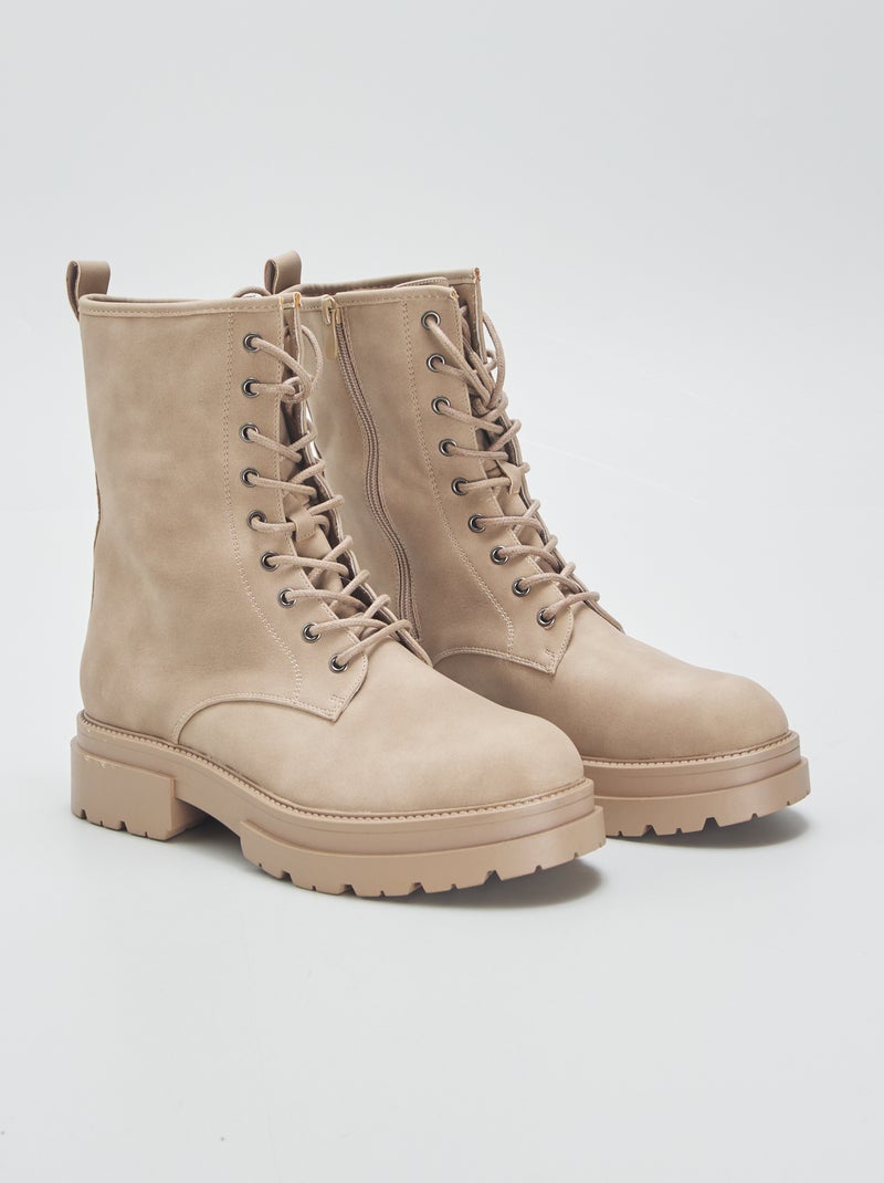 Botins subidos com atacadores BEGE - Kiabi