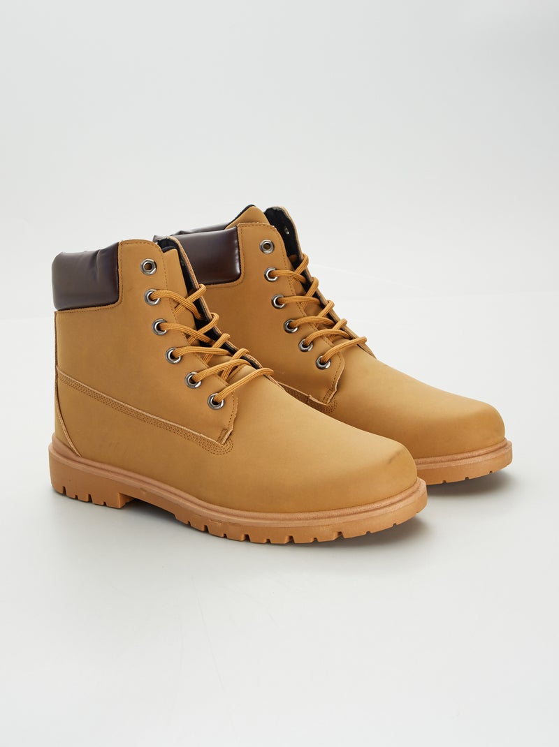 Botins subidos com atacadores CASTANHO - Kiabi