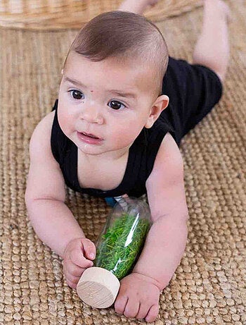Brinquedo sensorial garrafa para bebê spy | petit boum