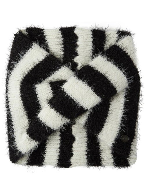 Cachecol de Tubo O'Neill para Mulher Branco/Preto - Kiabi Cachecol de Tubo O'Neill para Mulher Branco/Preto - Kiabi