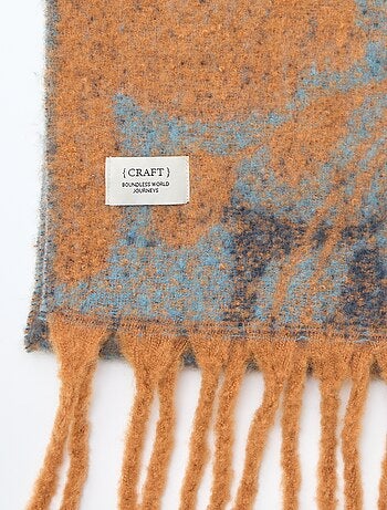 Cachecol grande e macio com franjas