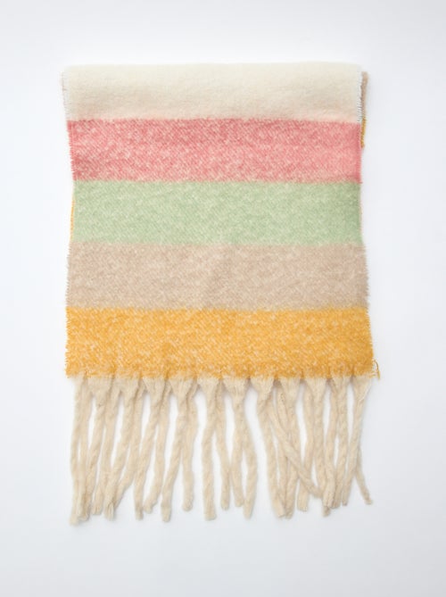 Cachecol grosso com franjas - Kiabi