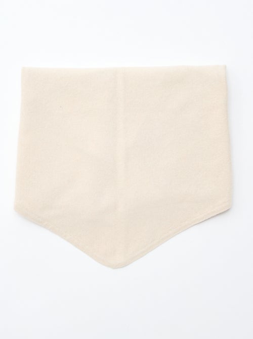 Cachecol triangular em malha - Kiabi