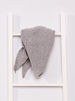 Cachecol triângulo em tricô suave - Kiabi