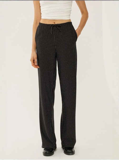Calça às riscas com cós elástico - Kiabi Calça às riscas com cós elástico - Kiabi